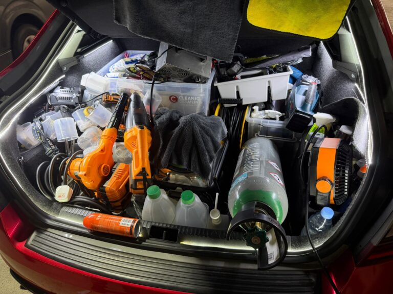 Cleanic equipment packed for mobile work